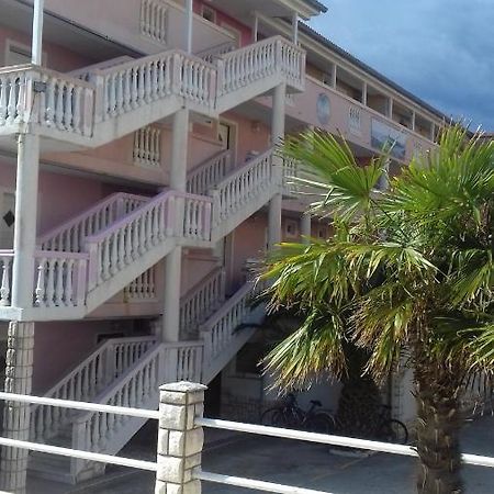 Apartment Leona Medulin Bagian luar foto