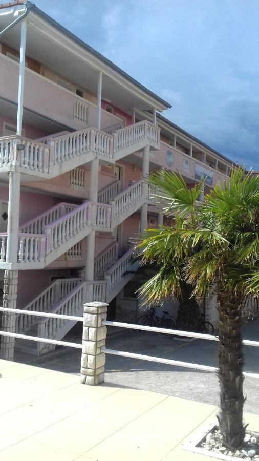 Apartment Leona Medulin Bagian luar foto